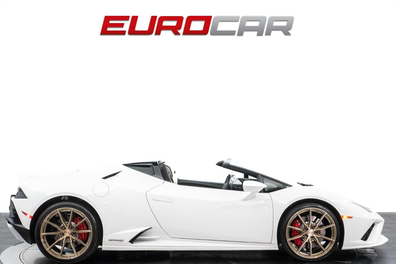 2022 Lamborghini Huracan EVO Spyder  *WHITE/WHITE SPEC * FRONT AXLE LIFT* - Photo 6 - Costa Mesa, CA 92626