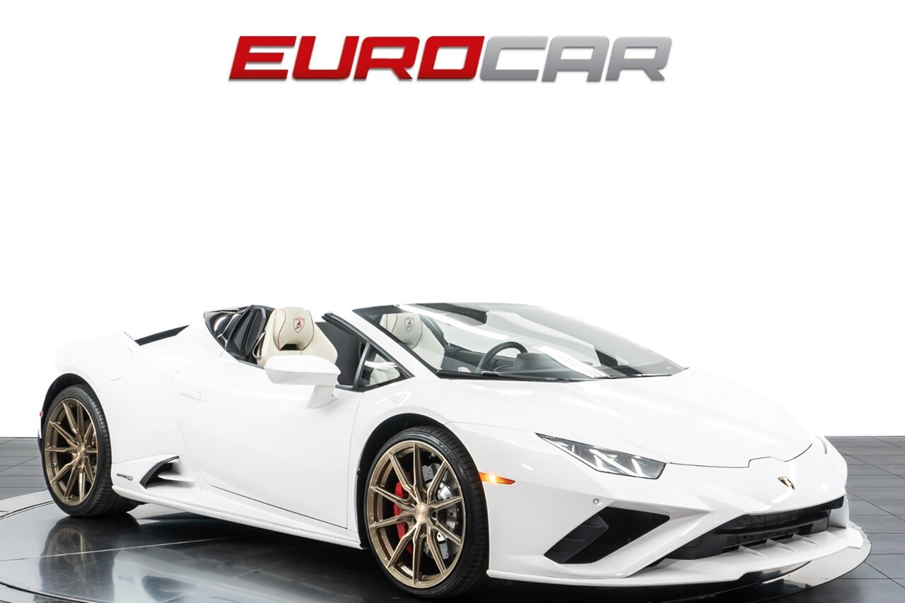 2022 Lamborghini Huracan EVO Spyder  *WHITE/WHITE SPEC * FRONT AXLE LIFT* - Photo 7 - Costa Mesa, CA 92626