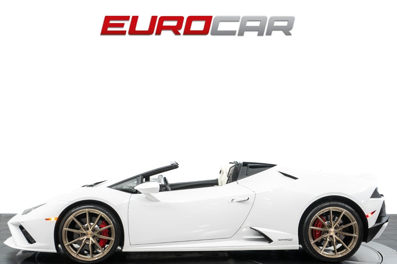 2022 Lamborghini Huracan EVO Spyder  *WHITE/WHITE SPEC * FRONT AXLE LIFT* - Photo 2 - Costa Mesa, CA 92626