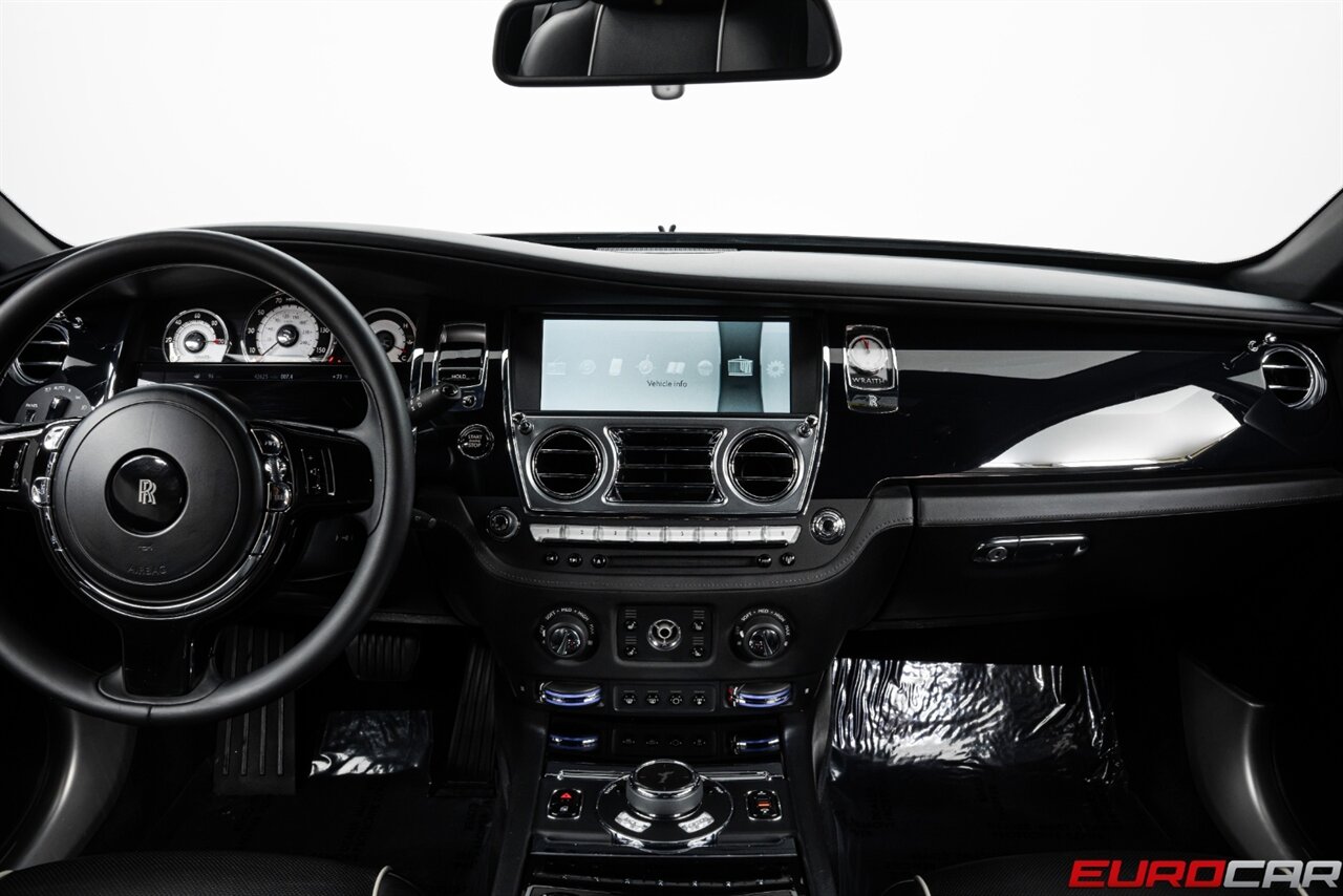2014 Rolls-Royce Wraith *STARLIGHT HEADLINER * FRESH SERVICE* - Photo 24 - Costa Mesa, CA 92626
