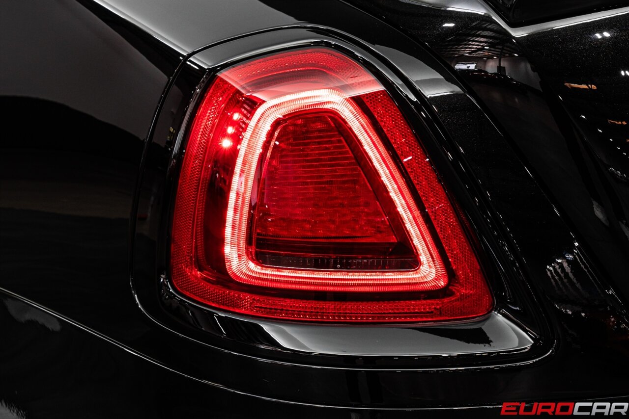 2014 Rolls-Royce Wraith *STARLIGHT HEADLINER * FRESH SERVICE* - Photo 18 - Costa Mesa, CA 92626