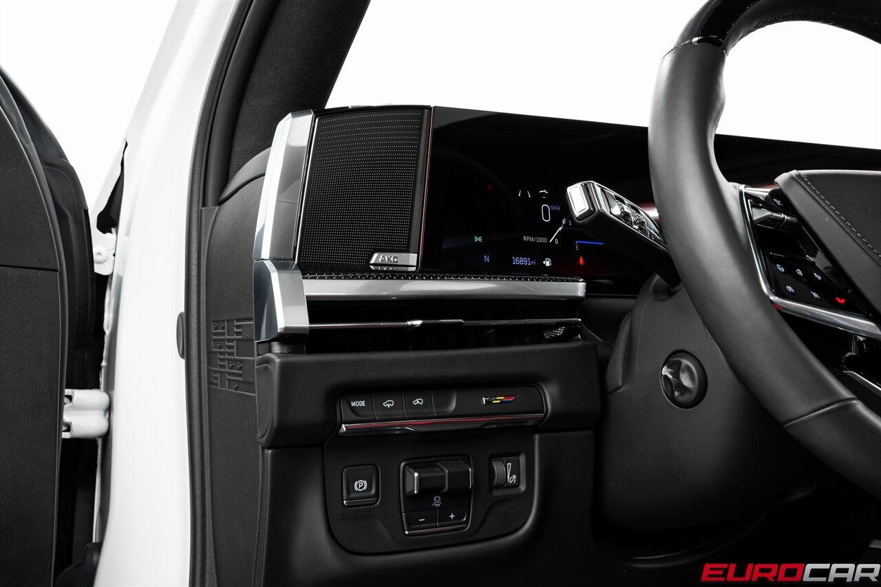 2025 Cadillac Escalade-V V-Series *REAR SEAT ENTERTAINMENT * 7 SEATER*   - Photo 26 - Costa Mesa, CA 92626