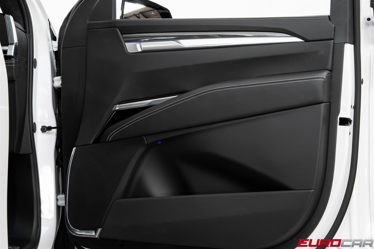 2025 Cadillac Escalade-V V-Series *REAR SEAT ENTERTAINMENT * 7 SEATER*   - Photo 23 - Costa Mesa, CA 92626