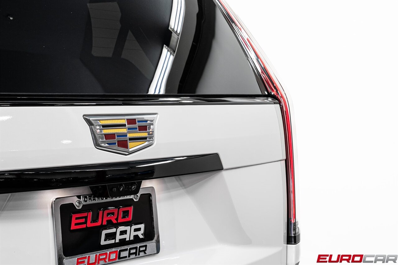 2025 Cadillac Escalade-V V-Series *REAR SEAT ENTERTAINMENT * 7 SEATER*   - Photo 18 - Costa Mesa, CA 92626