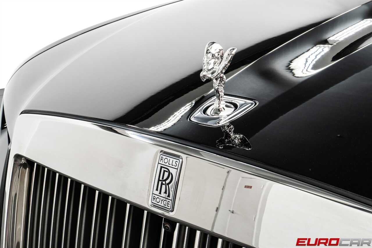 2022 Rolls-Royce Ghost  *GHOST PACKAGE * REAR THEATER * ILLUMINATED FASCIA* - Photo 11 - Costa Mesa, CA 92626