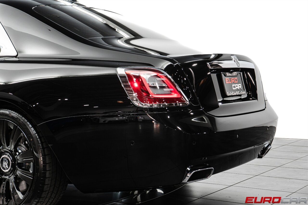 2022 Rolls-Royce Ghost  *GHOST PACKAGE * REAR THEATER * ILLUMINATED FASCIA* - Photo 16 - Costa Mesa, CA 92626