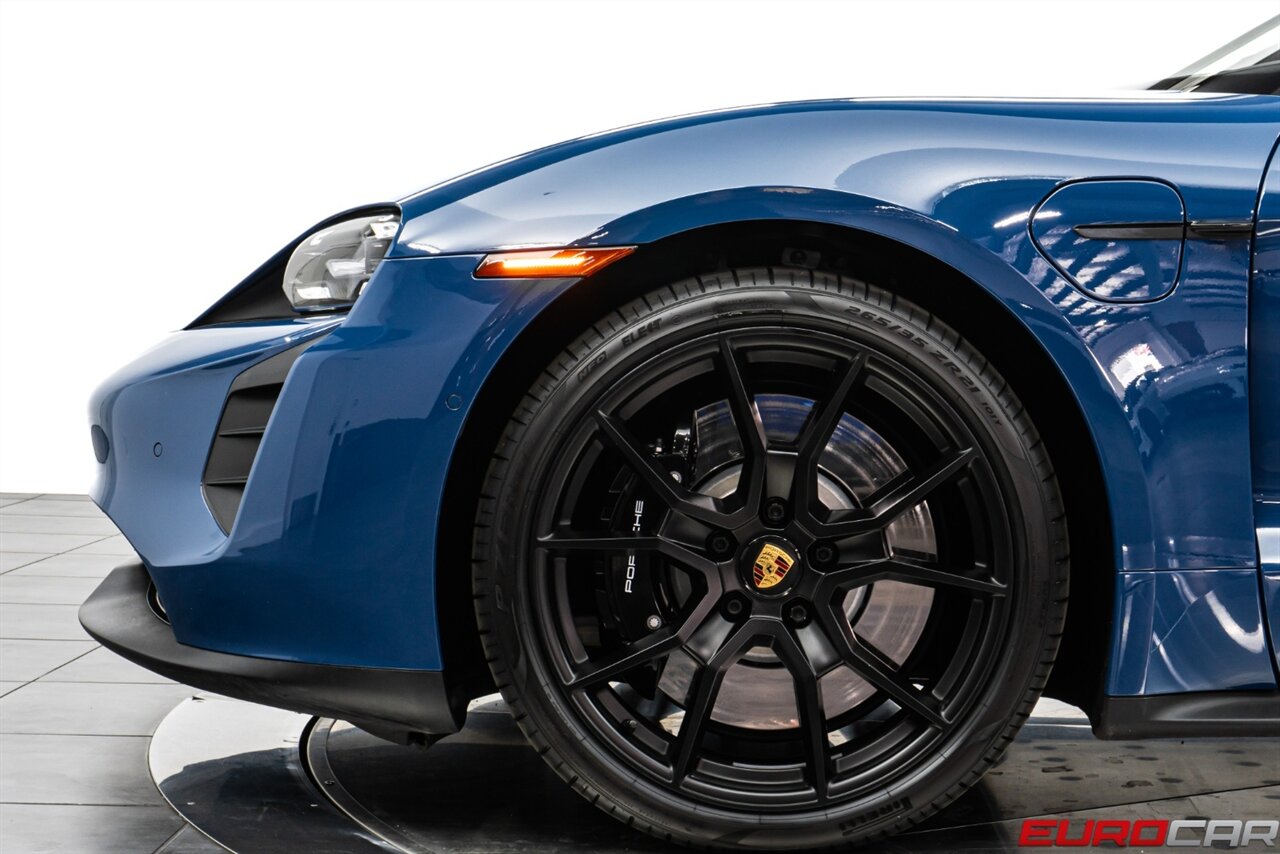 2022 Porsche Taycan GTS  *PREMIUM PACKAGE * TECH PACKAGE * $164,840 MSRP* - Photo 14 - Costa Mesa, CA 92626