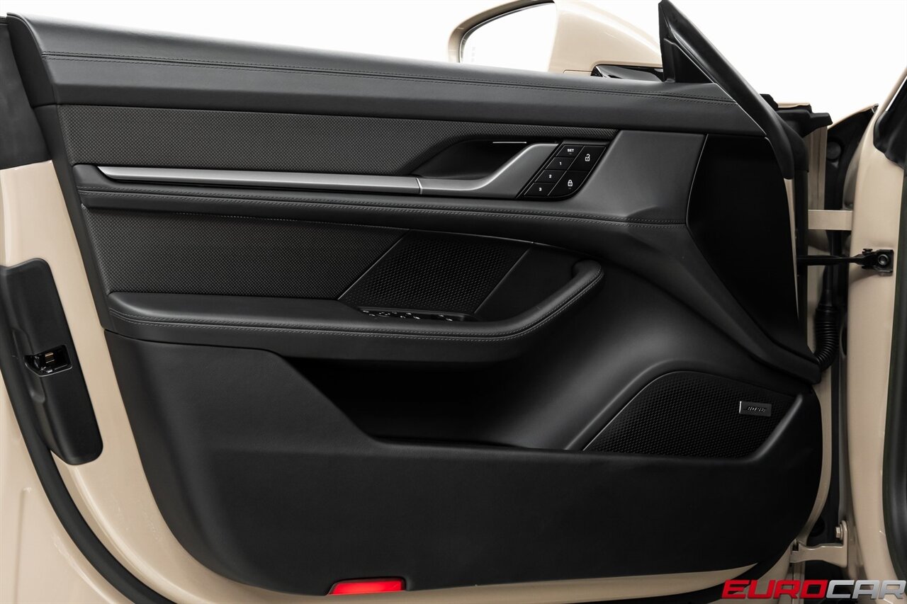 2023 Porsche Taycan Turbo S *VOSSEN WHEELS * PASSENGER DISPLAY* - Photo 25 - Costa Mesa, CA 92626