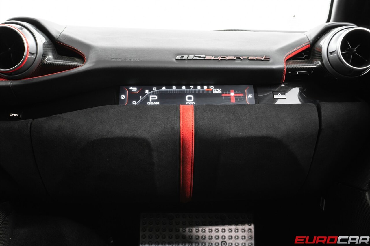 2018 Ferrari 812 Superfast  *CARBON FIBER * SUSPENSION LIFTER* - Photo 38 - Costa Mesa, CA 92626