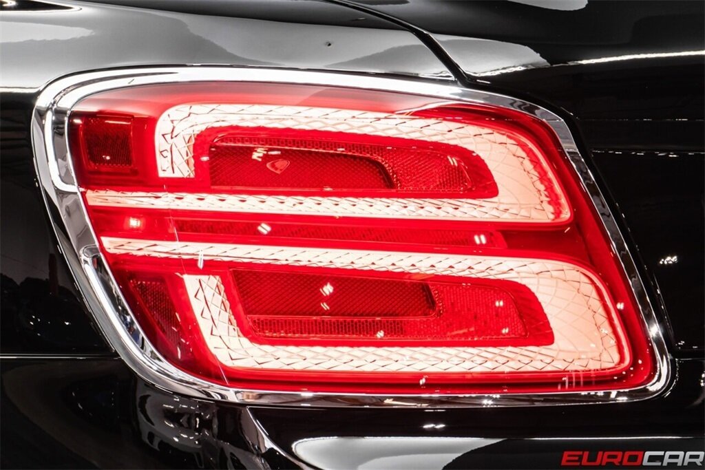 2021 Bentley Flying Spur W12  *MULLINER DRIVING SPEC * ROTATING DISPLAY* - Photo 17 - Costa Mesa, CA 92626