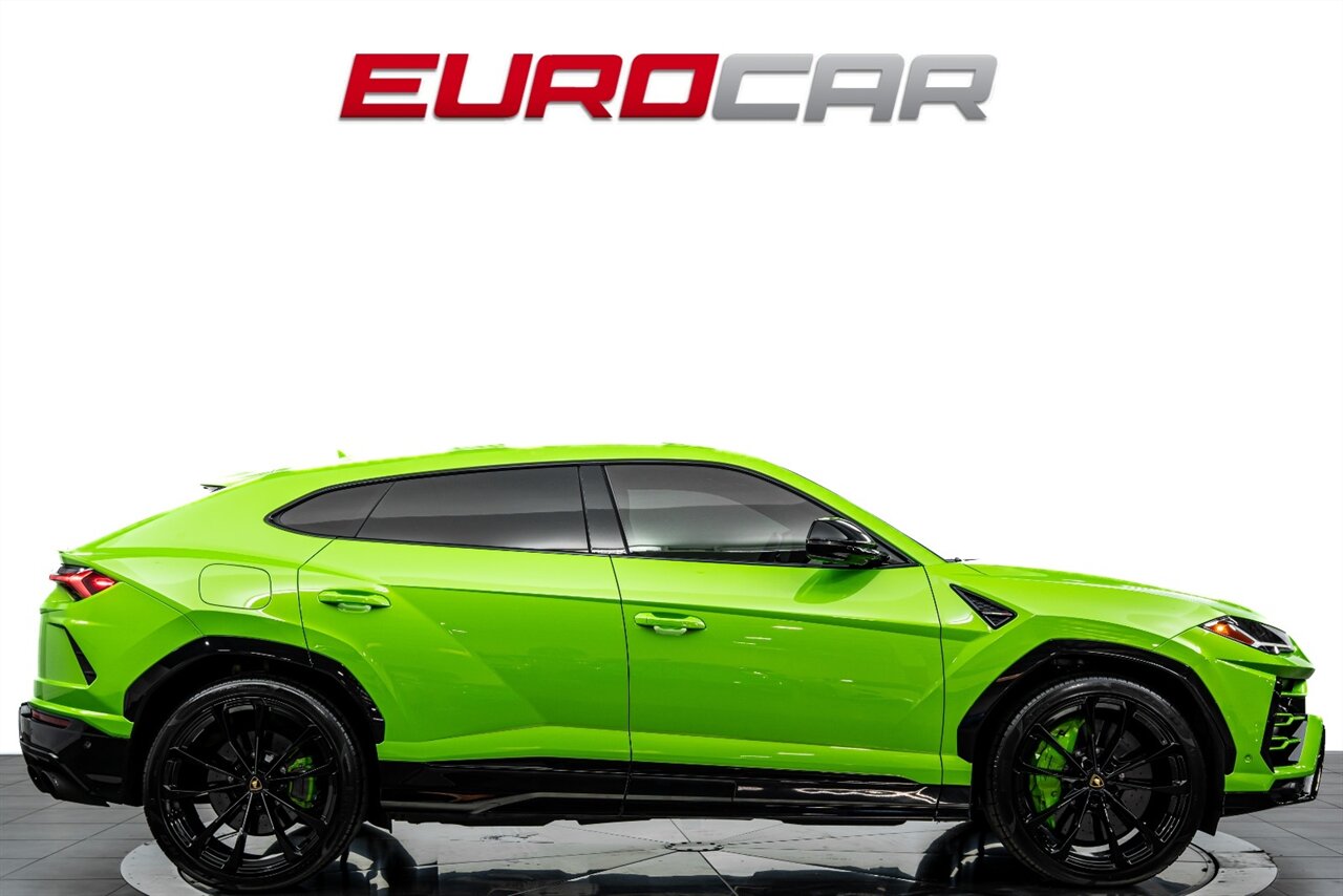 2021 Lamborghini Urus *CARBON FIBER INTERIOR * STYLING PACKAGE* - Photo 6 - Costa Mesa, CA 92626