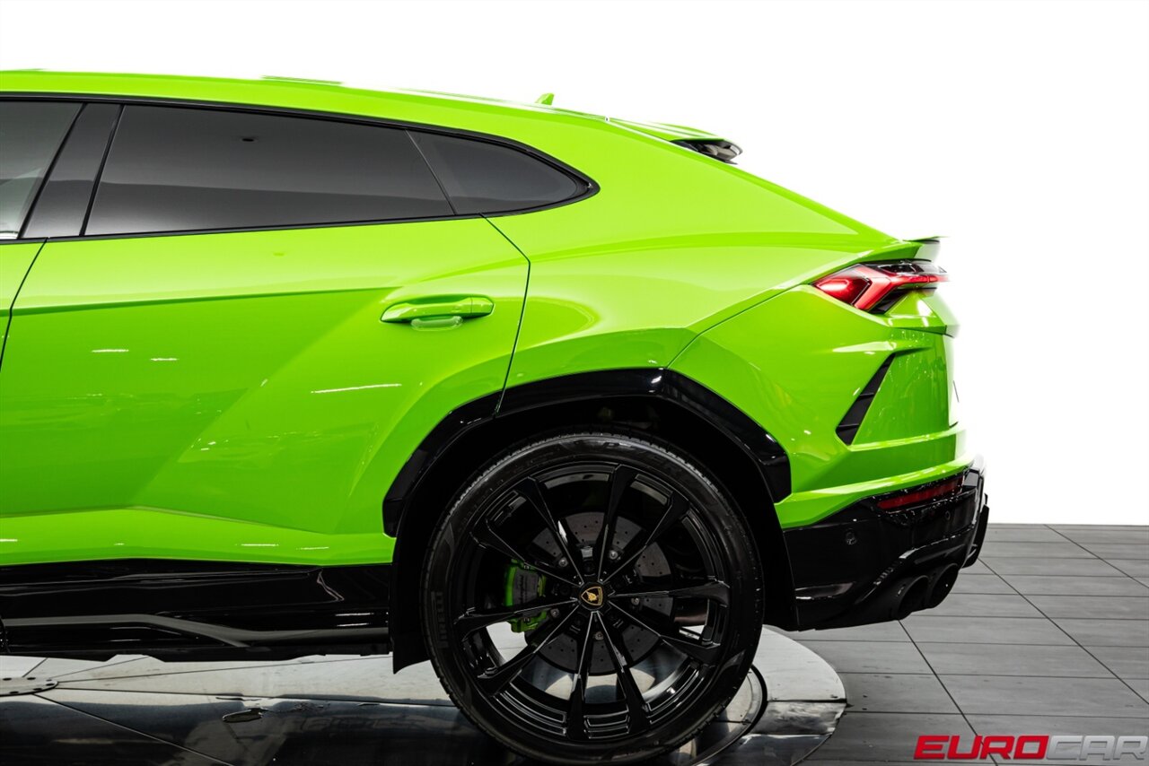 2021 Lamborghini Urus *CARBON FIBER INTERIOR * STYLING PACKAGE* - Photo 13 - Costa Mesa, CA 92626