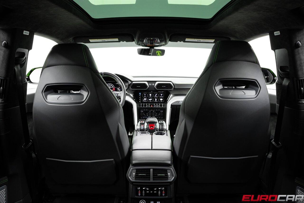 2021 Lamborghini Urus *CARBON FIBER INTERIOR * STYLING PACKAGE* - Photo 23 - Costa Mesa, CA 92626