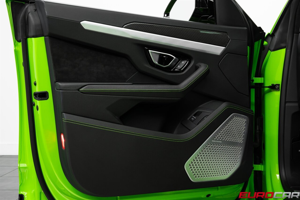 2021 Lamborghini Urus *CARBON FIBER INTERIOR * STYLING PACKAGE* - Photo 21 - Costa Mesa, CA 92626