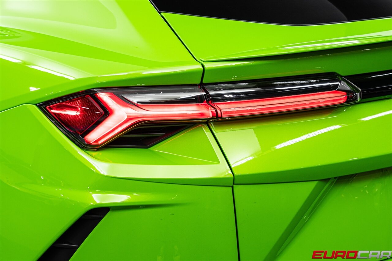 2021 Lamborghini Urus *CARBON FIBER INTERIOR * STYLING PACKAGE* - Photo 17 - Costa Mesa, CA 92626