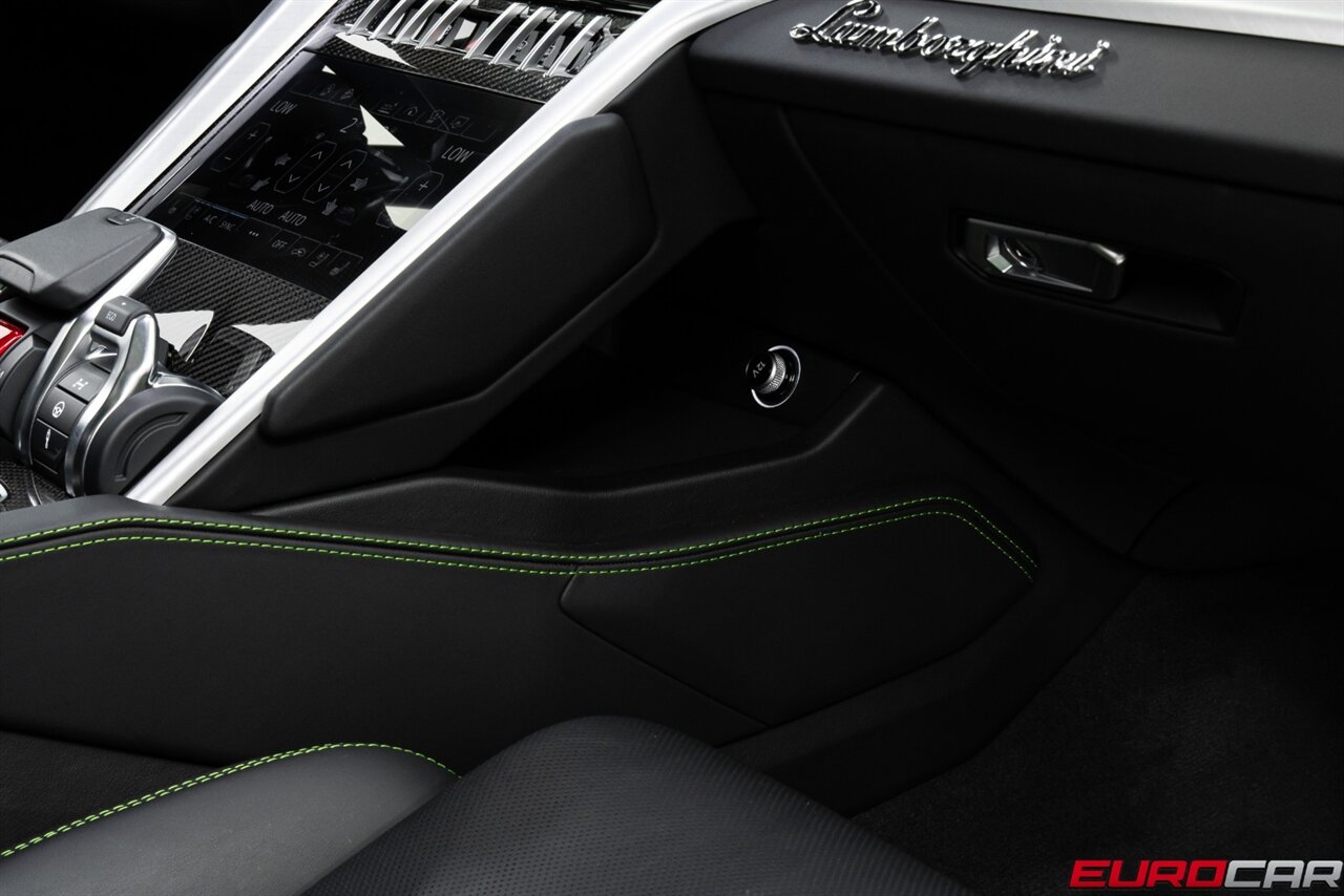 2021 Lamborghini Urus *CARBON FIBER INTERIOR * STYLING PACKAGE* - Photo 33 - Costa Mesa, CA 92626
