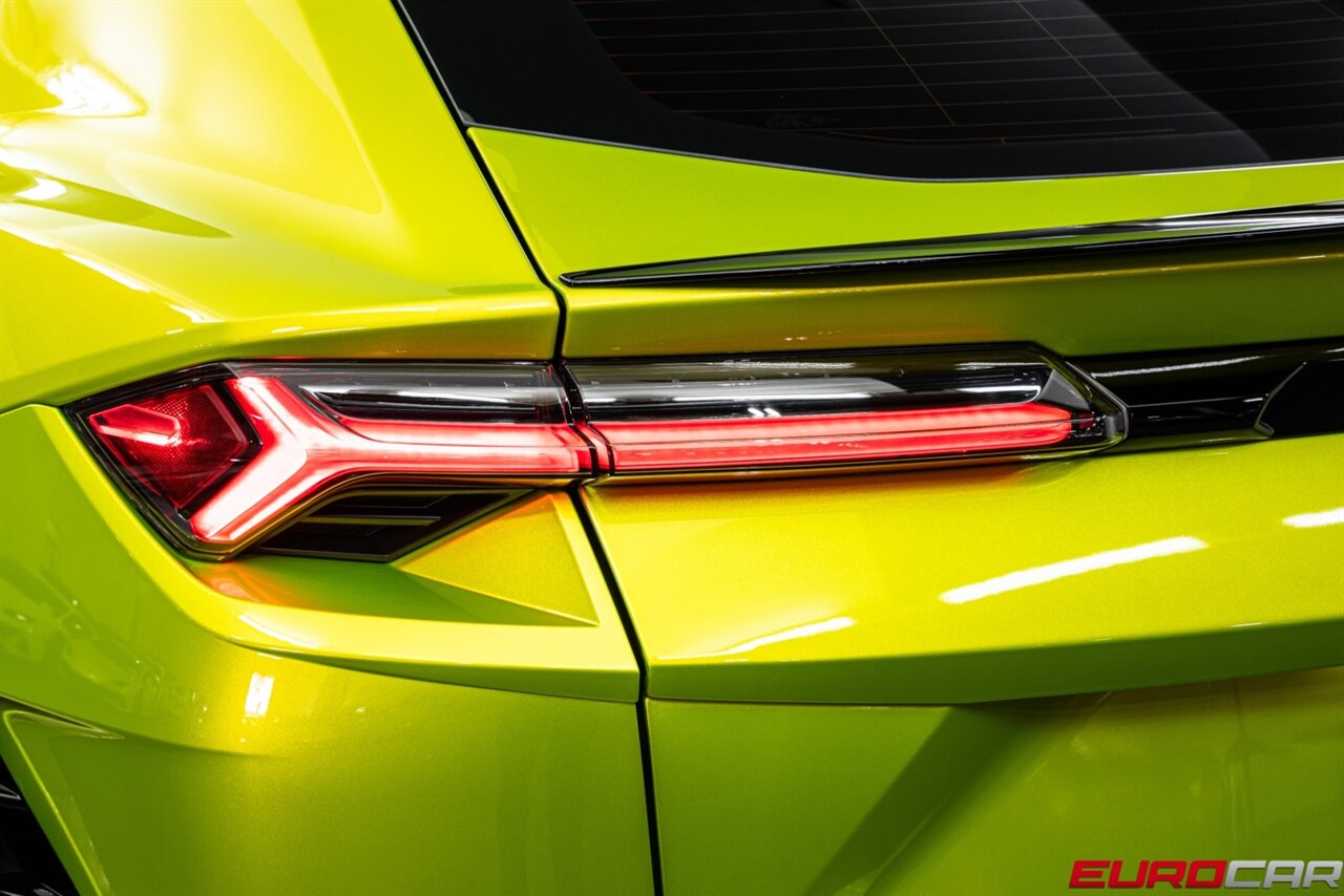 2023 Lamborghini Urus S *CARBON FIBER INTERIOR * 23 " WHEELS * - Photo 19 - Costa Mesa, CA 92626