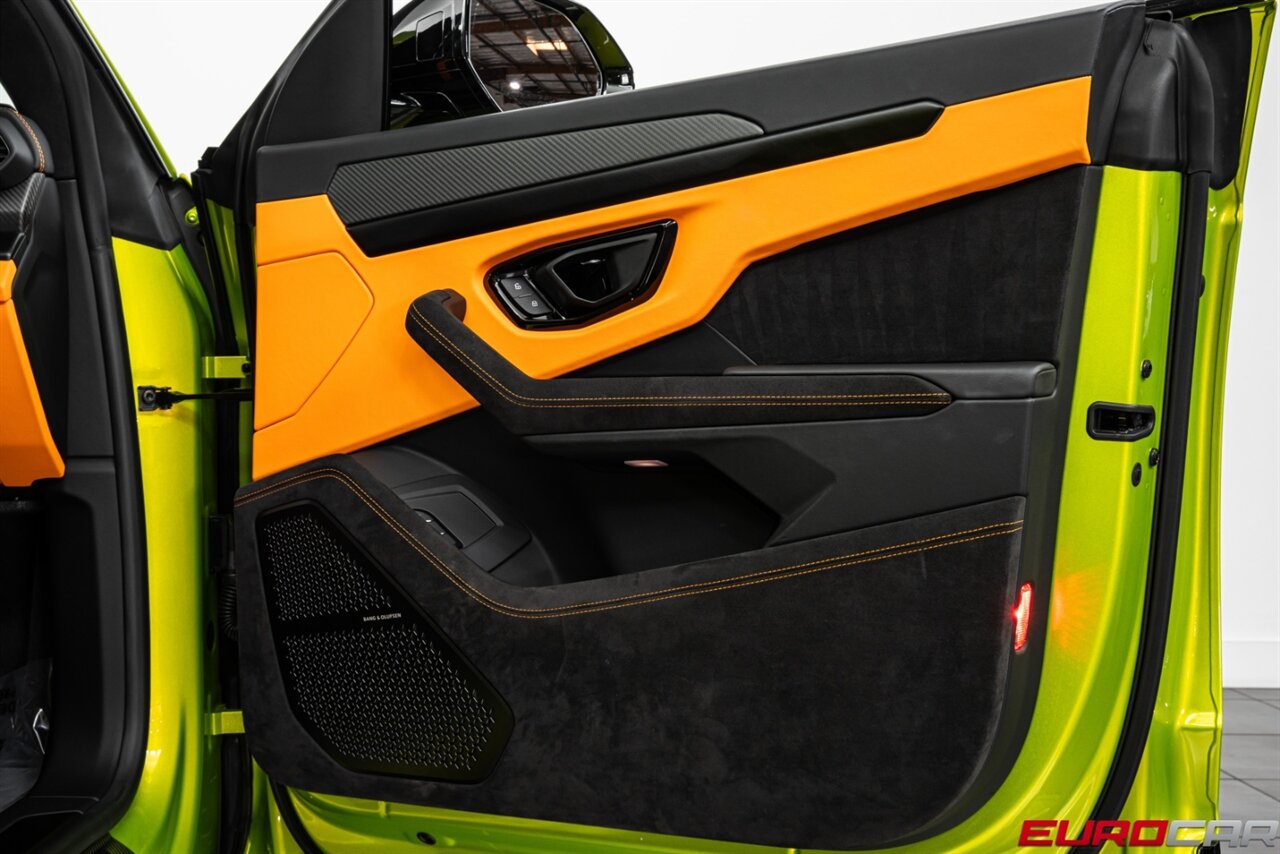 2023 Lamborghini Urus S *CARBON FIBER INTERIOR * 23 " WHEELS * - Photo 23 - Costa Mesa, CA 92626