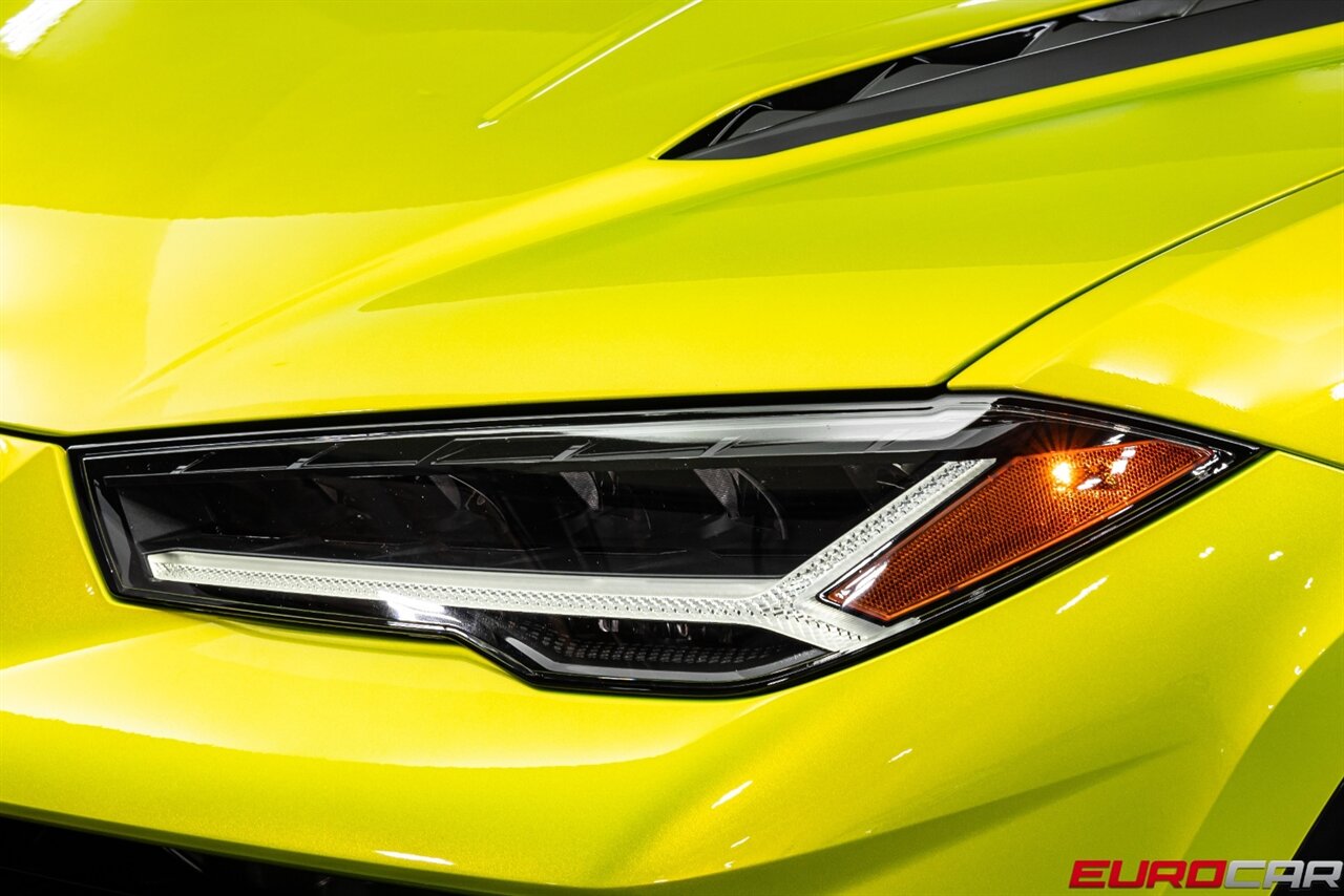 2023 Lamborghini Urus S *CARBON FIBER INTERIOR * 23 " WHEELS * - Photo 10 - Costa Mesa, CA 92626