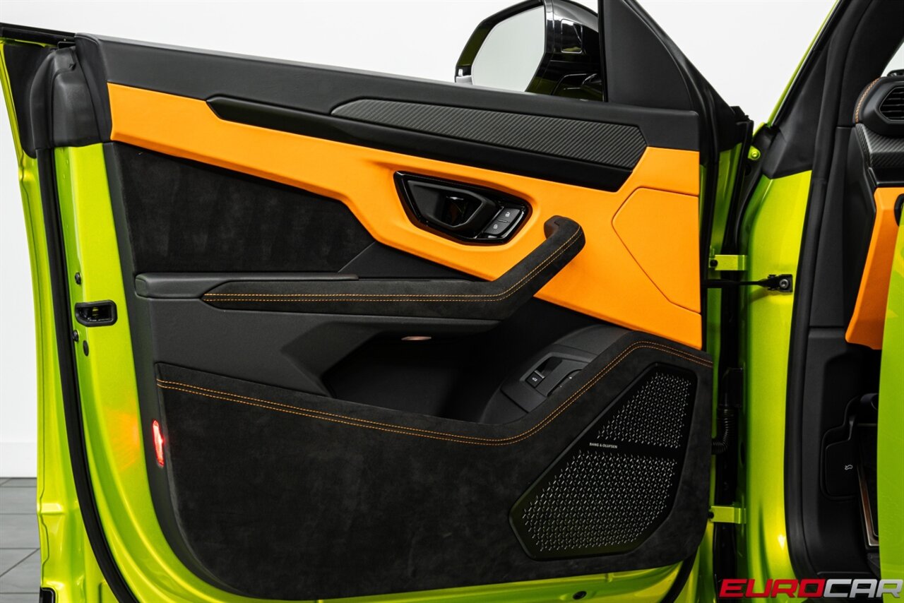 2023 Lamborghini Urus S *CARBON FIBER INTERIOR * 23 " WHEELS * - Photo 24 - Costa Mesa, CA 92626