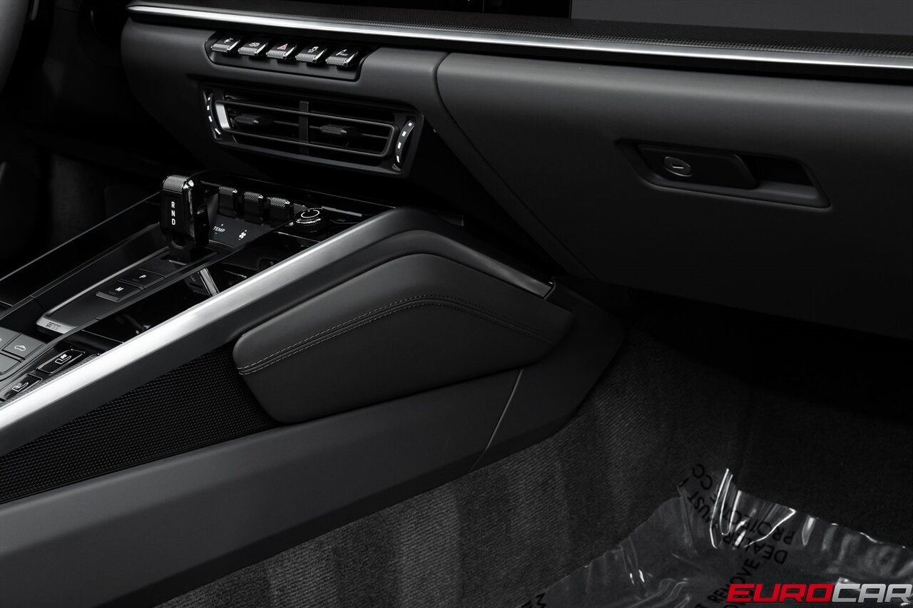 2025 Porsche 911 Turbo S *SPORTDESIGN PACKAGE* - Photo 39 - Costa Mesa, CA 92626