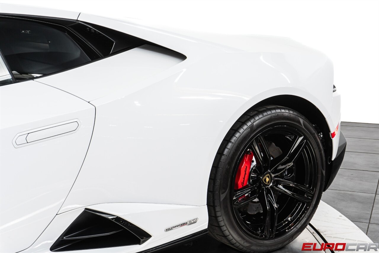 2020 Lamborghini Huracan EVO  *STYLE PACKAGE IN HIGH GLOSS BLACK * TWO-TONE INTERIOR* - Photo 15 - Costa Mesa, CA 92626