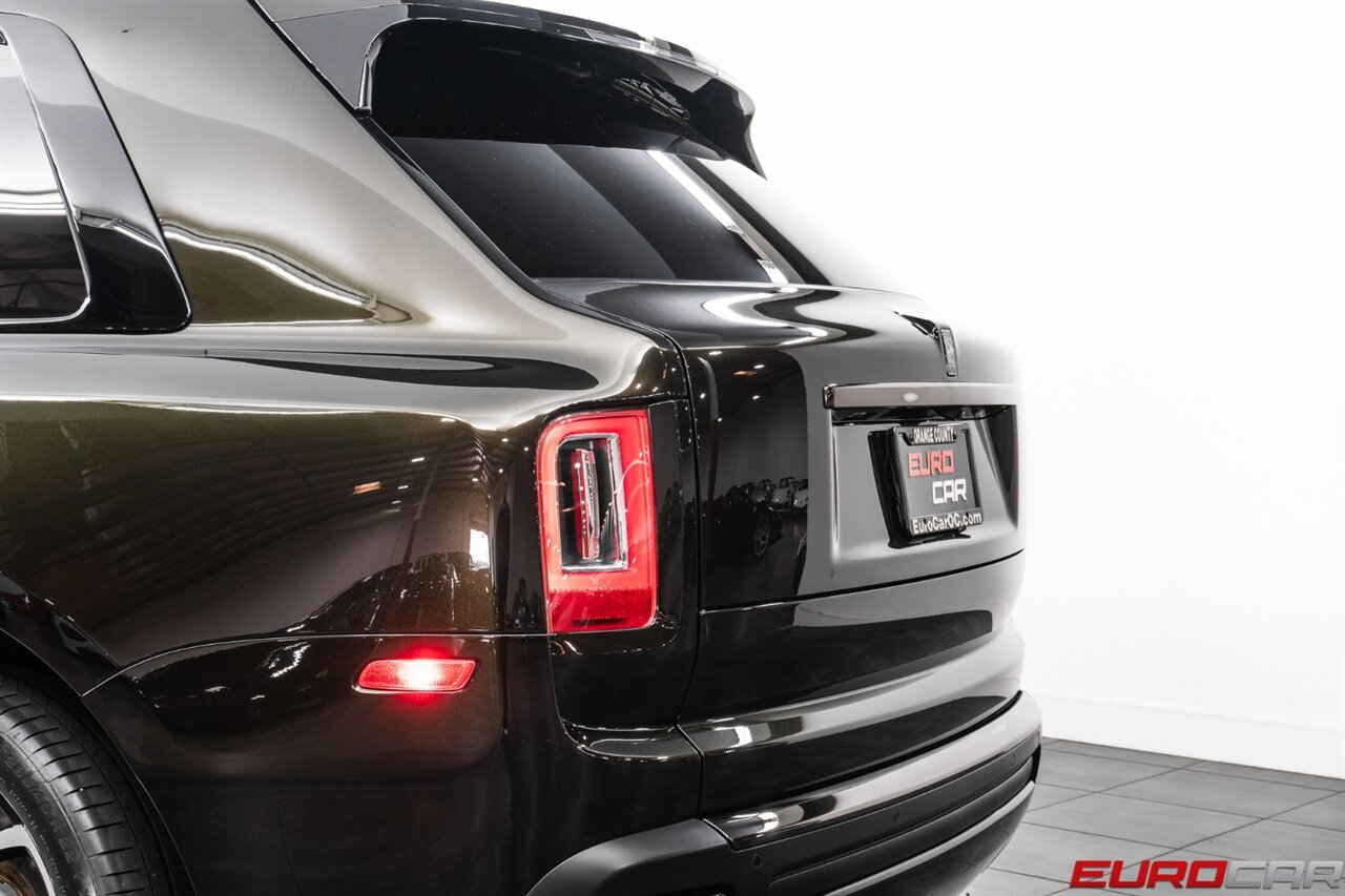 2023 Rolls-Royce Cullinan Black Badge  *BESPOKE ONE-OFF BUILD * HIGHLY OPTIONED* - Photo 14 - Costa Mesa, CA 92626