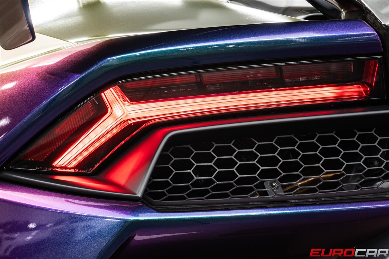 2022 Lamborghini Huracan EVO  *FORGED CARBON WING * INSANE WRAP* - Photo 19 - Costa Mesa, CA 92626