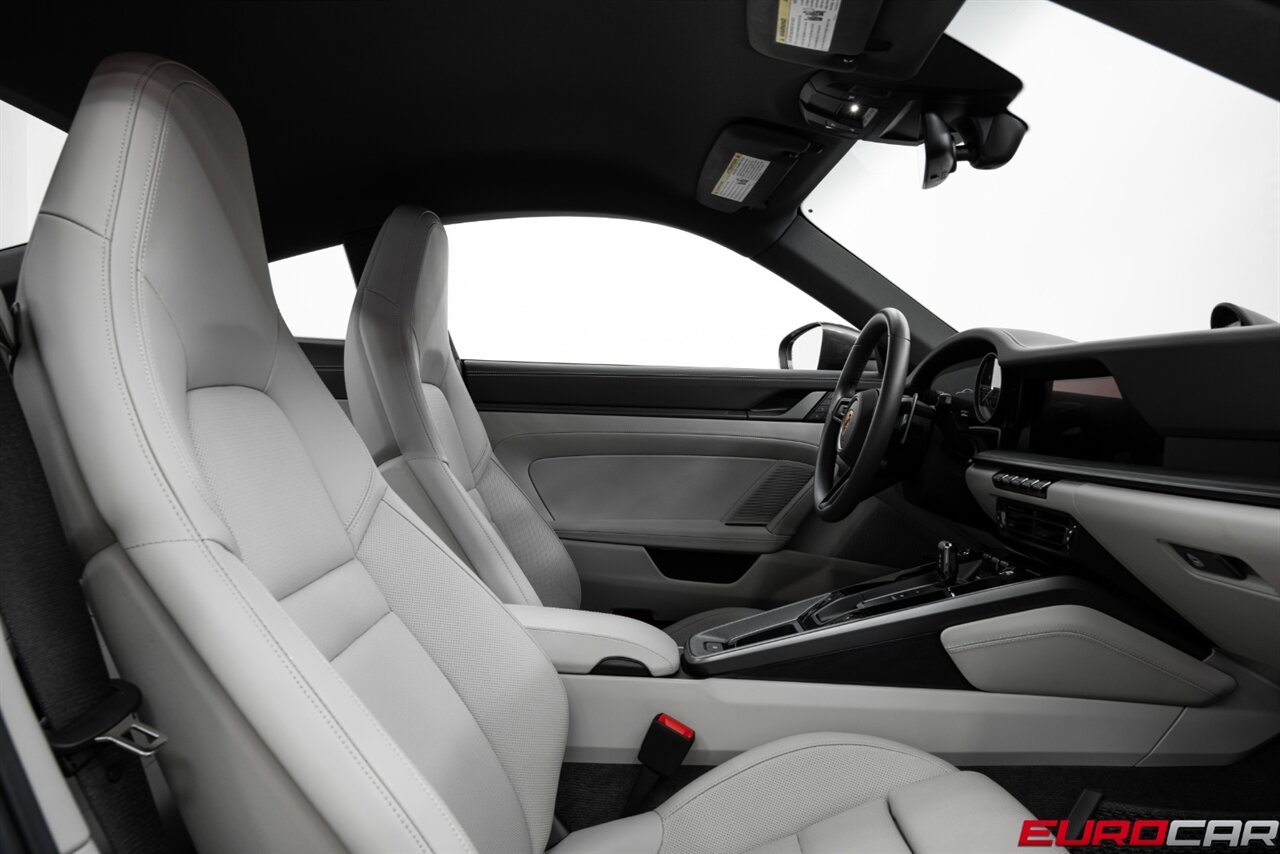 2024 Porsche 911 Carrera 4S *IMMACULATE CONDITION* - Photo 36 - Costa Mesa, CA 92626