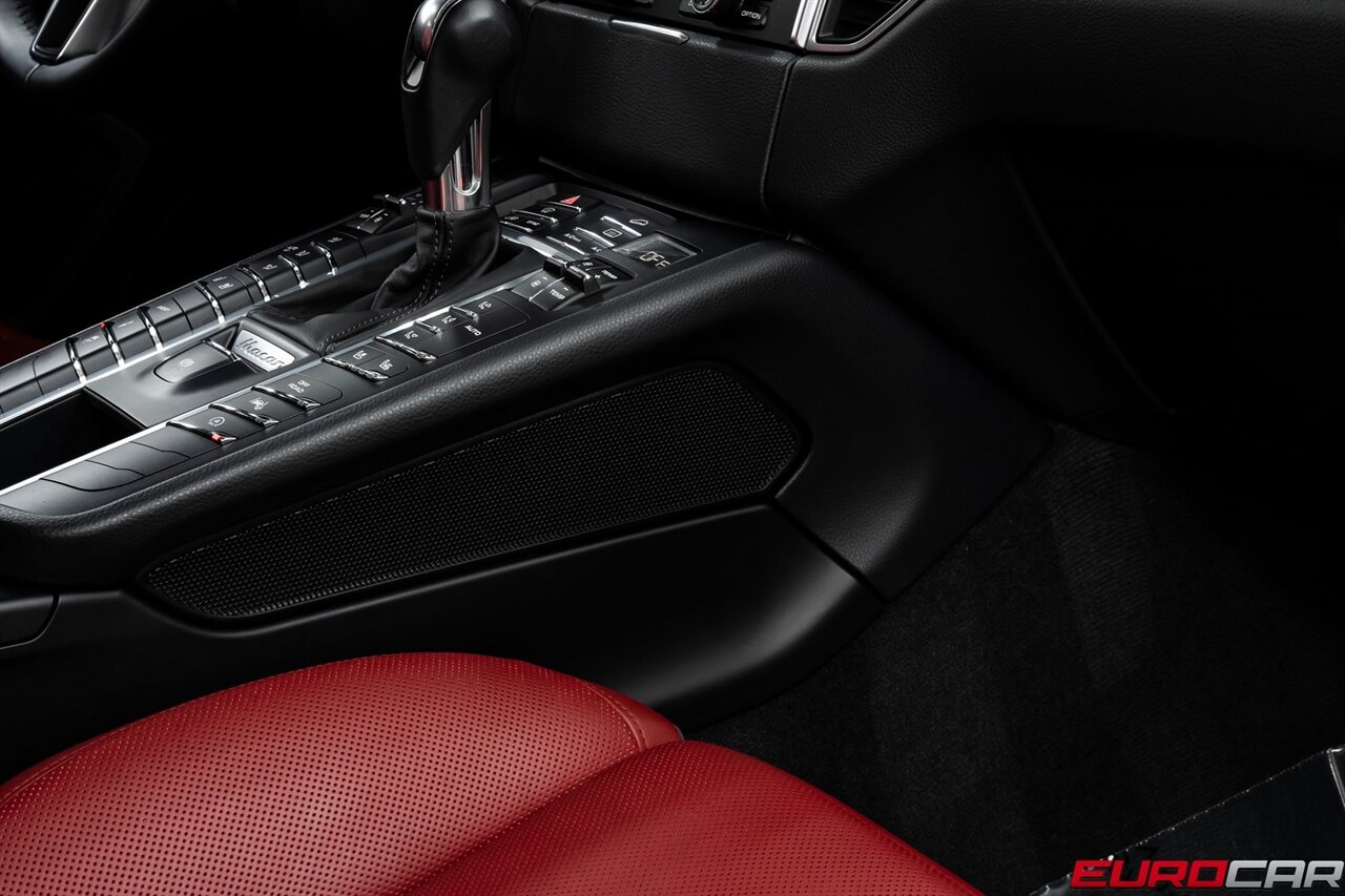 2015 Porsche Macan Turbo *PREMIUM PACKAGE PLUS * PANORAMIC ROOF*   - Photo 35 - Costa Mesa, CA 92626