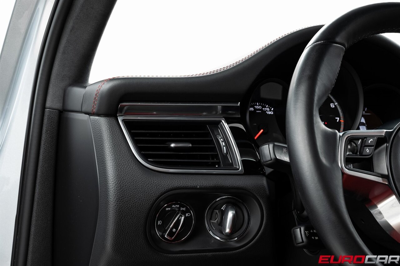 2015 Porsche Macan Turbo *PREMIUM PACKAGE PLUS * PANORAMIC ROOF*   - Photo 26 - Costa Mesa, CA 92626