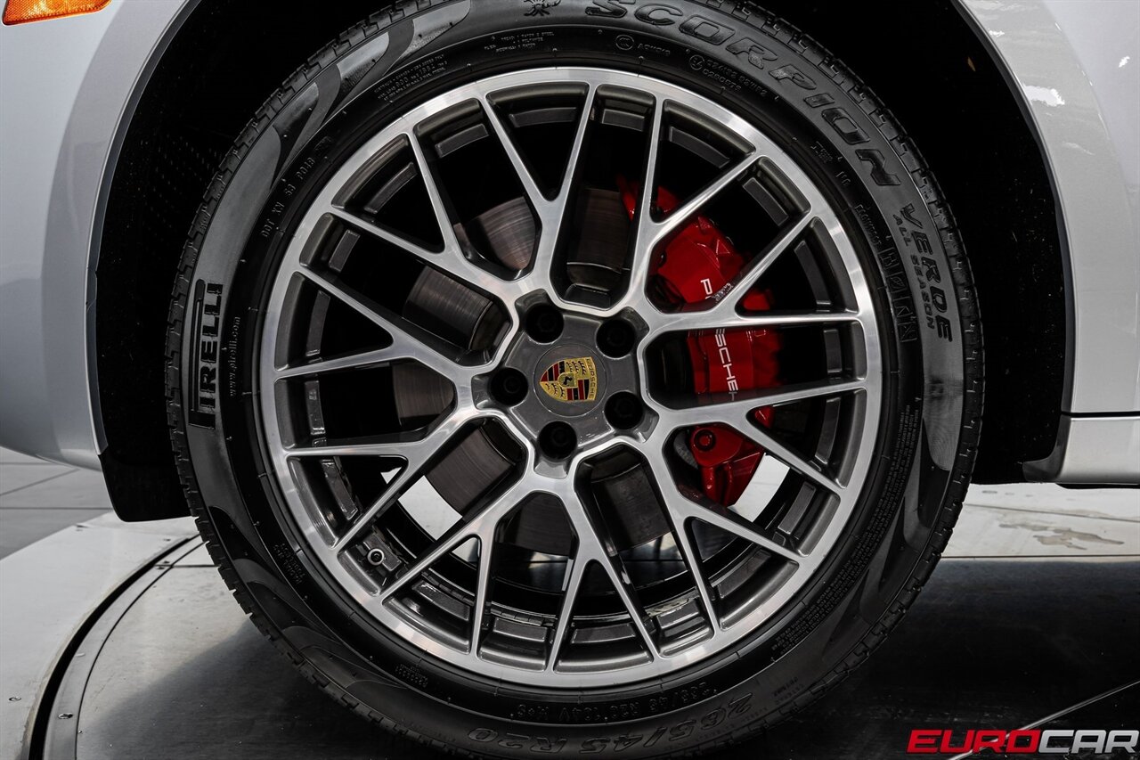 2015 Porsche Macan Turbo *PREMIUM PACKAGE PLUS * PANORAMIC ROOF*   - Photo 20 - Costa Mesa, CA 92626