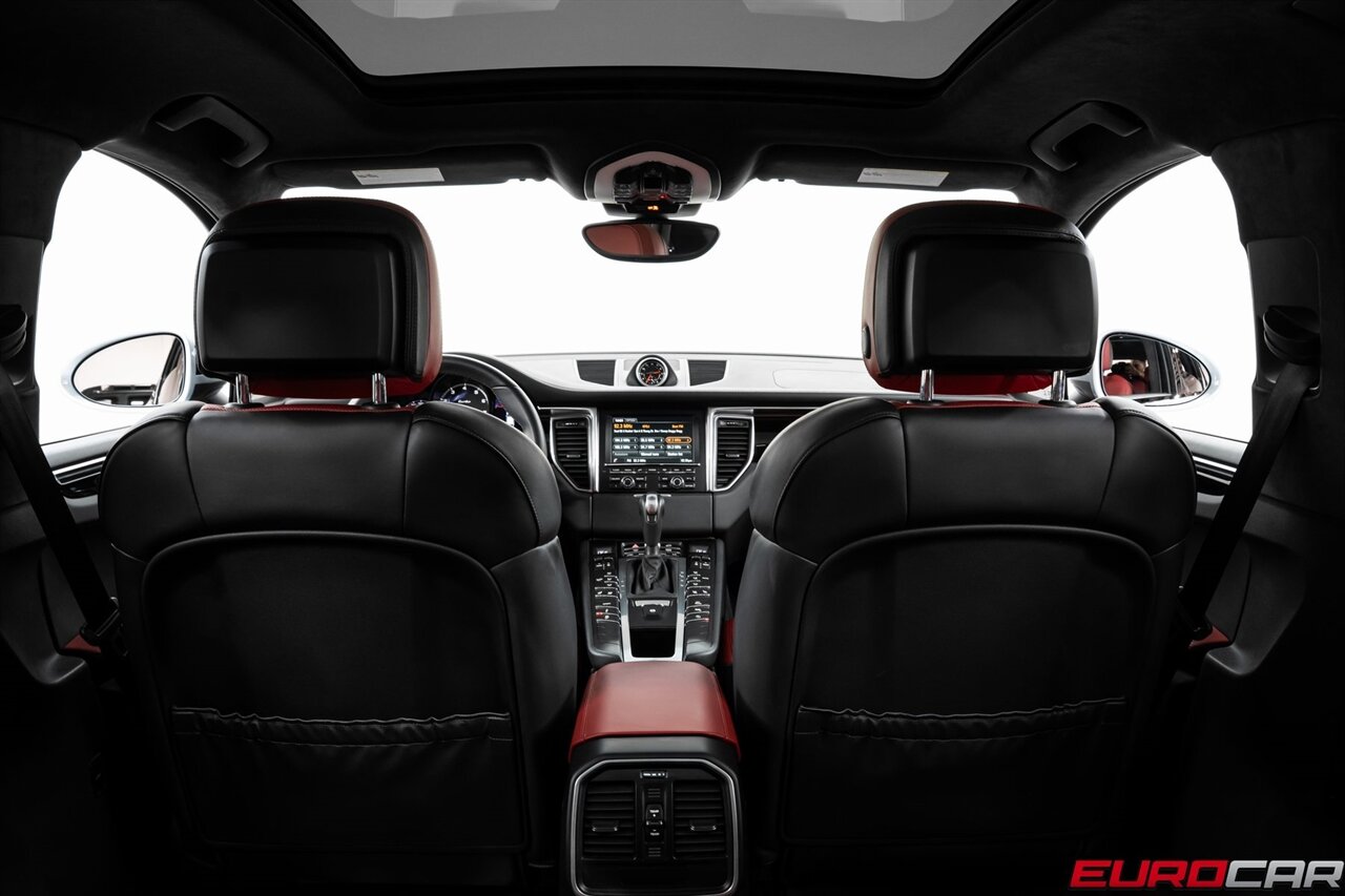 2015 Porsche Macan Turbo *PREMIUM PACKAGE PLUS * PANORAMIC ROOF*   - Photo 24 - Costa Mesa, CA 92626