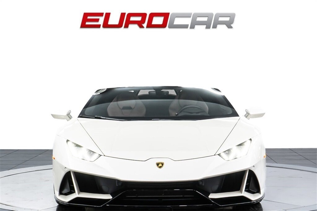2022 Lamborghini Huracan EVO AWD  *ONLY 1900 MILES * RARE AWD EVO* - Photo 8 - Costa Mesa, CA 92626