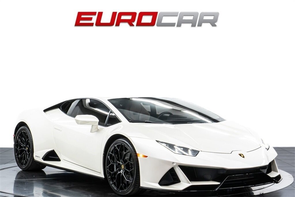2022 Lamborghini Huracan EVO AWD  *ONLY 1900 MILES * RARE AWD EVO* - Photo 7 - Costa Mesa, CA 92626