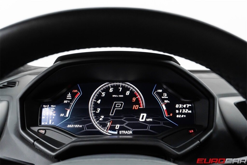 2022 Lamborghini Huracan EVO AWD  *ONLY 1900 MILES * RARE AWD EVO* - Photo 28 - Costa Mesa, CA 92626