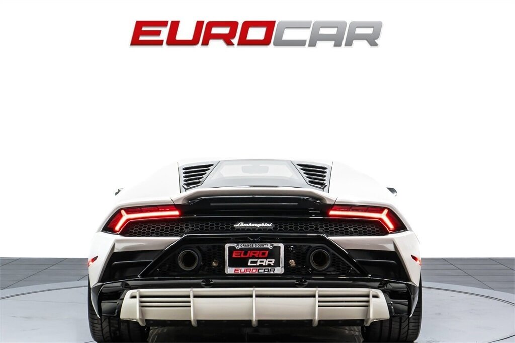 2022 Lamborghini Huracan EVO AWD  *ONLY 1900 MILES * RARE AWD EVO* - Photo 4 - Costa Mesa, CA 92626