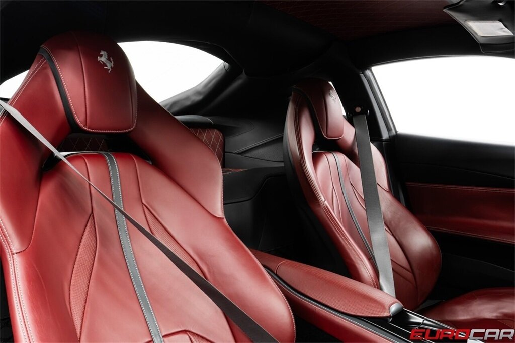 2019 Ferrari 812 Superfast  *FERRARI HISTORICAL PAINT * CARBON FIBER* - Photo 38 - Costa Mesa, CA 92626