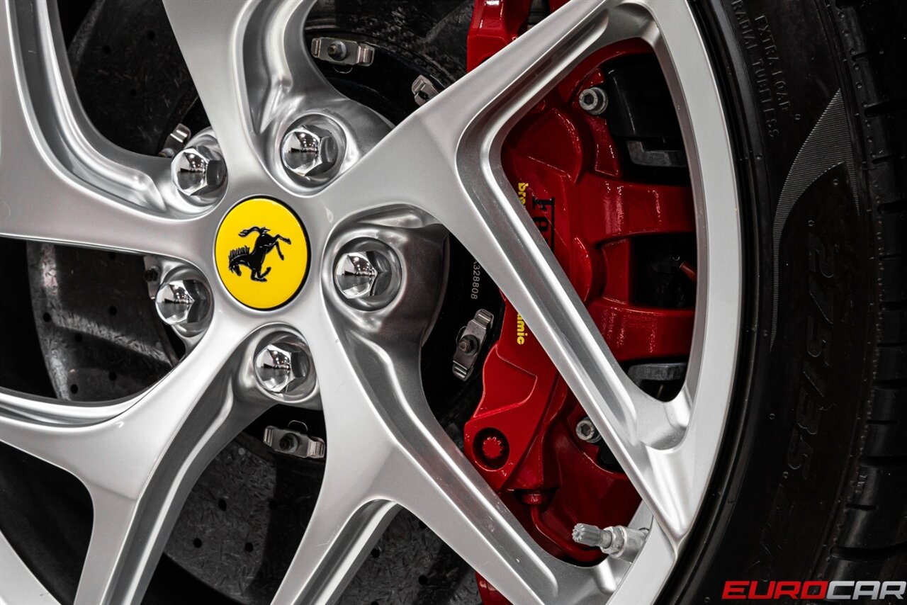 2019 Ferrari 812 Superfast *FERRARI HISTORICAL PAINT * CARBON FIBER* - Photo 20 - Costa Mesa, CA 92626