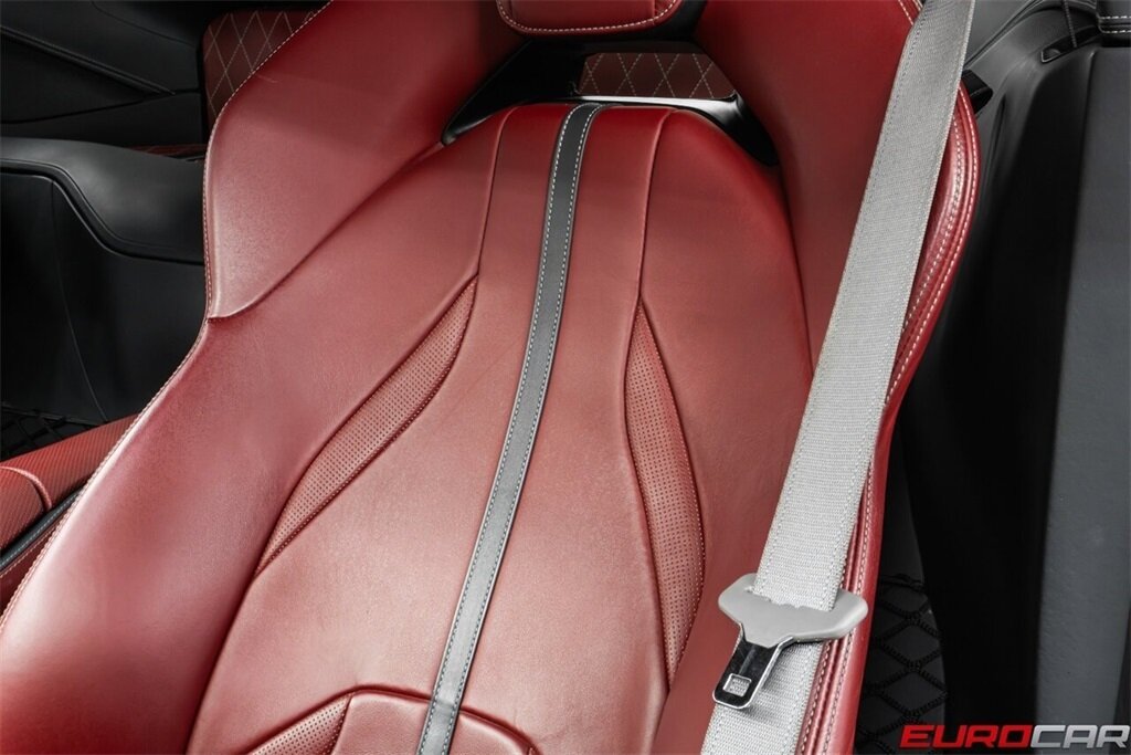 2019 Ferrari 812 Superfast  *FERRARI HISTORICAL PAINT * CARBON FIBER* - Photo 41 - Costa Mesa, CA 92626