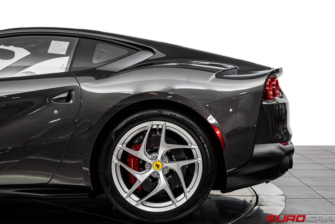 2019 Ferrari 812 Superfast *FERRARI HISTORICAL PAINT * CARBON FIBER* - Photo 15 - Costa Mesa, CA 92626