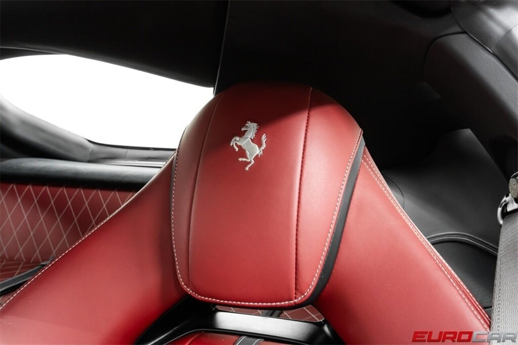 2019 Ferrari 812 Superfast  *FERRARI HISTORICAL PAINT * CARBON FIBER* - Photo 40 - Costa Mesa, CA 92626