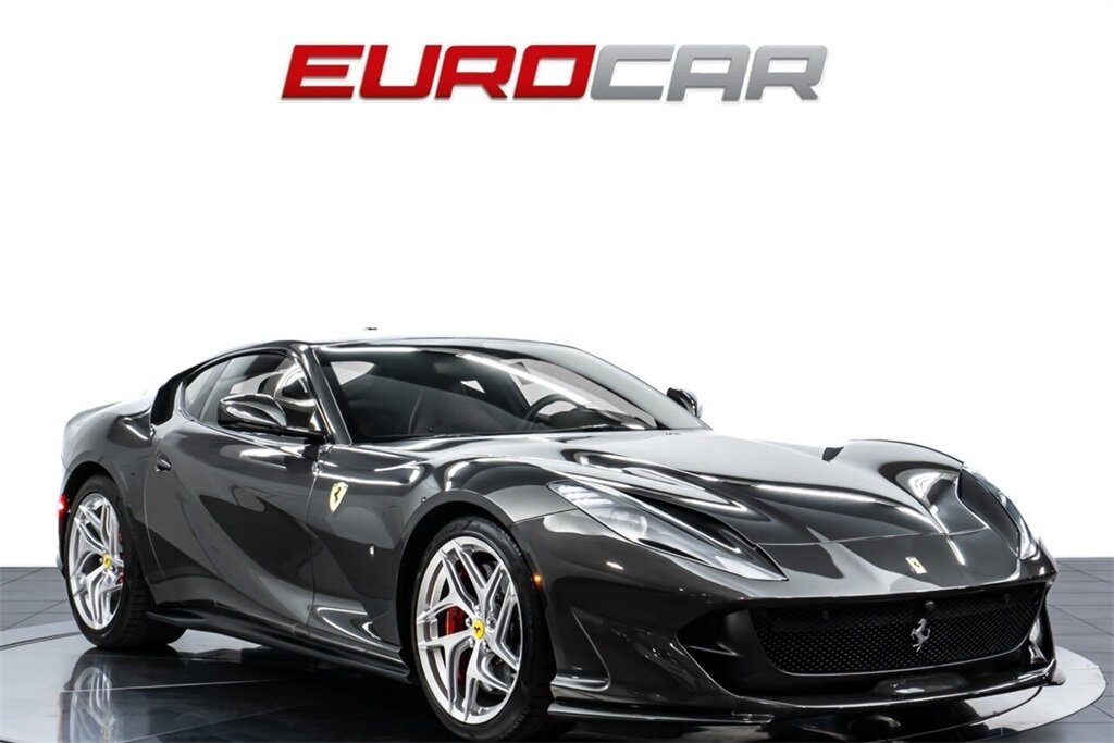 2019 Ferrari 812 Superfast  *FERRARI HISTORICAL PAINT * CARBON FIBER* - Photo 7 - Costa Mesa, CA 92626