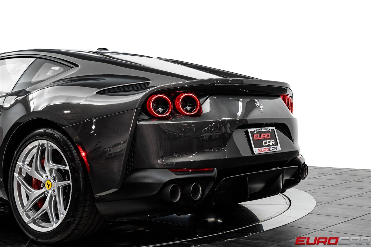 2019 Ferrari 812 Superfast *FERRARI HISTORICAL PAINT * CARBON FIBER* - Photo 16 - Costa Mesa, CA 92626