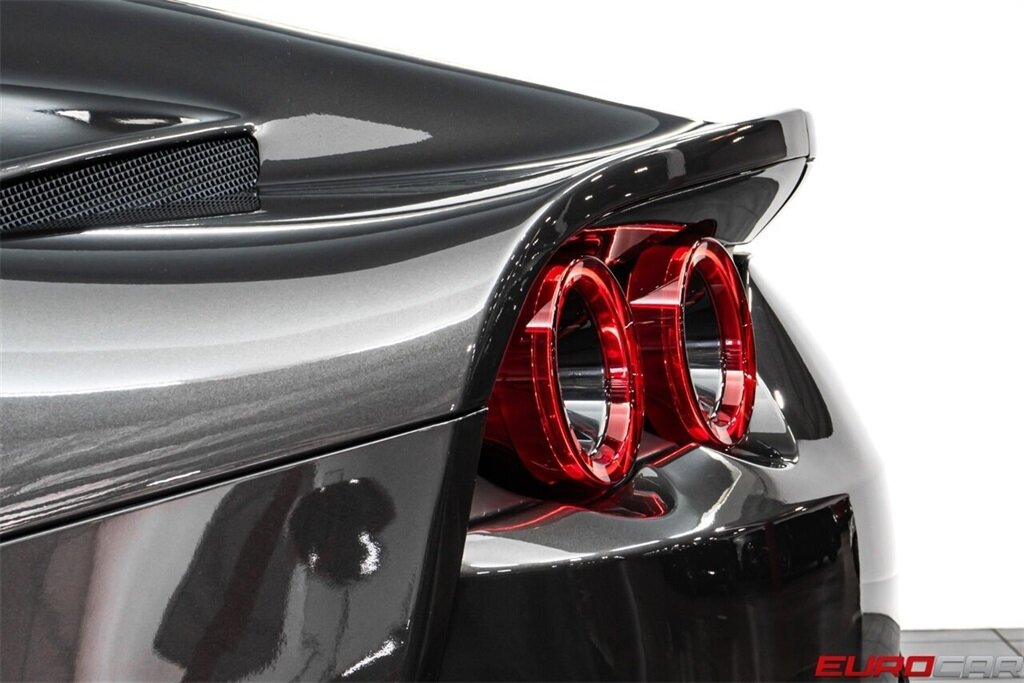 2019 Ferrari 812 Superfast  *FERRARI HISTORICAL PAINT * CARBON FIBER* - Photo 18 - Costa Mesa, CA 92626