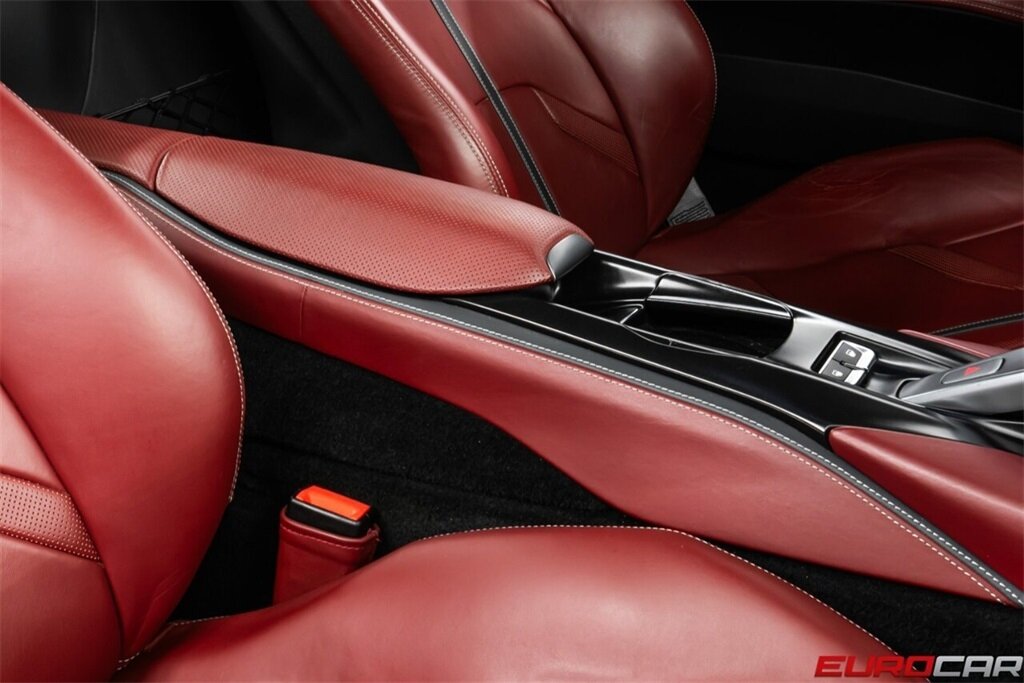 2019 Ferrari 812 Superfast  *FERRARI HISTORICAL PAINT * CARBON FIBER* - Photo 36 - Costa Mesa, CA 92626