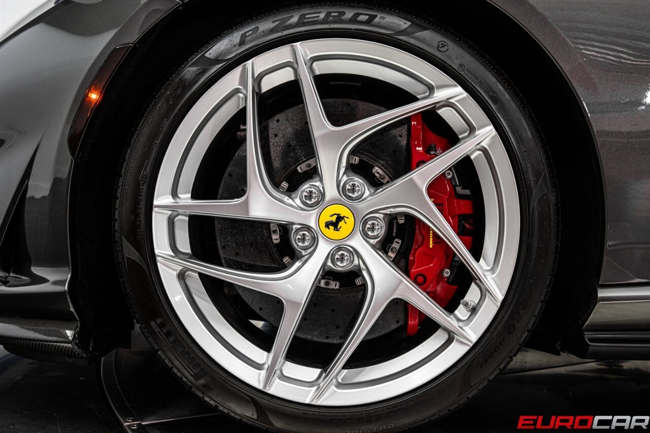 2019 Ferrari 812 Superfast *FERRARI HISTORICAL PAINT * CARBON FIBER* - Photo 19 - Costa Mesa, CA 92626