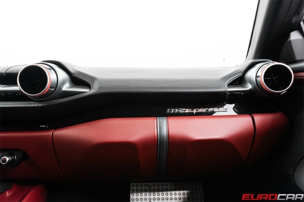 2019 Ferrari 812 Superfast  *FERRARI HISTORICAL PAINT * CARBON FIBER* - Photo 35 - Costa Mesa, CA 92626