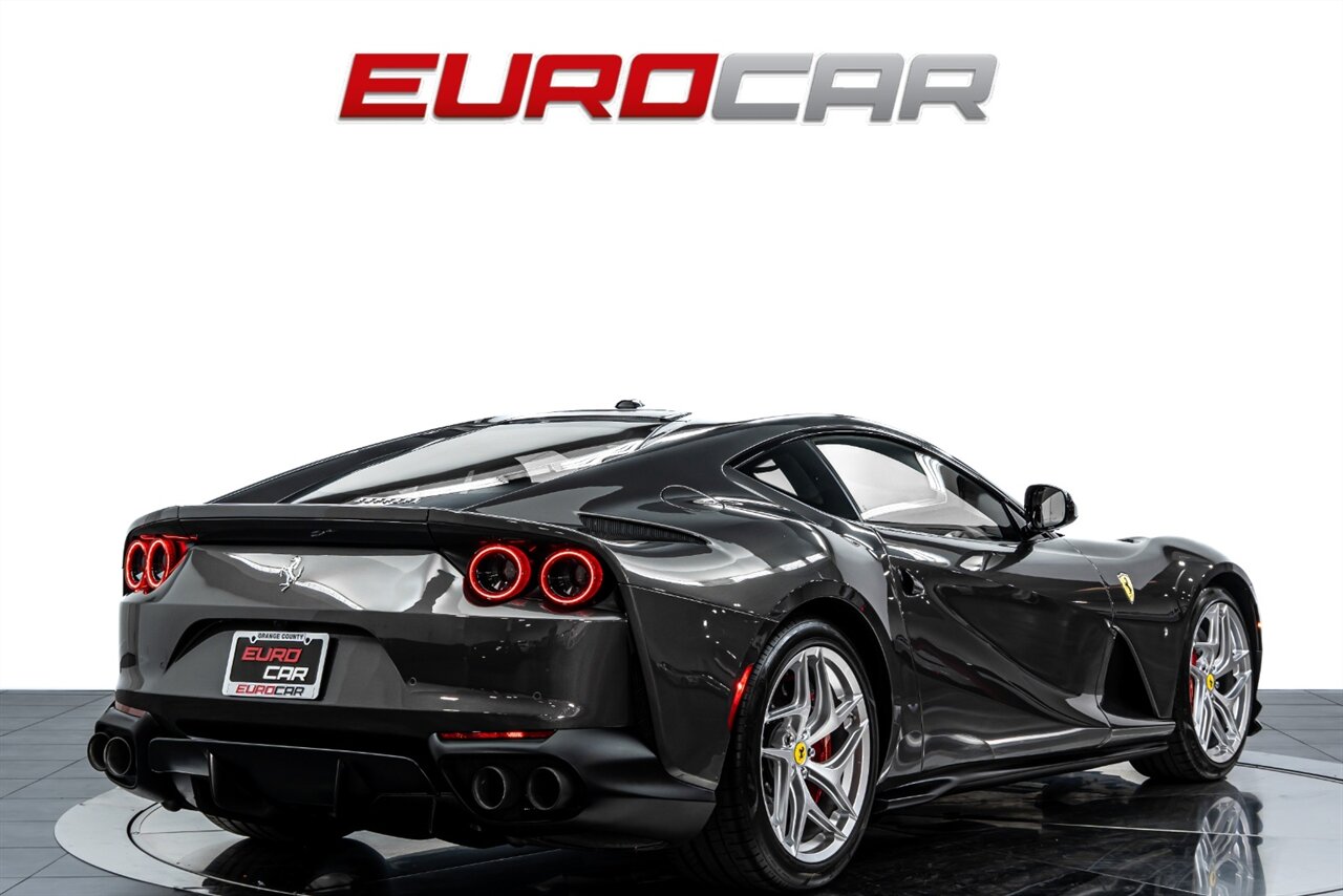 2019 Ferrari 812 Superfast *FERRARI HISTORICAL PAINT * CARBON FIBER* - Photo 5 - Costa Mesa, CA 92626