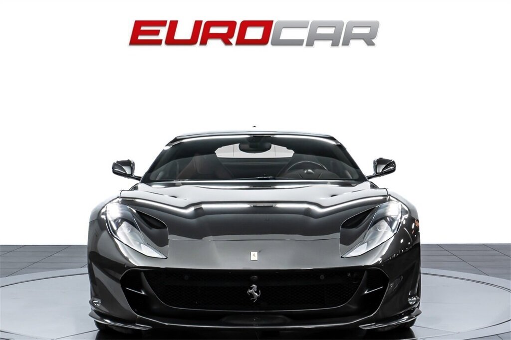 2019 Ferrari 812 Superfast  *FERRARI HISTORICAL PAINT * CARBON FIBER* - Photo 8 - Costa Mesa, CA 92626
